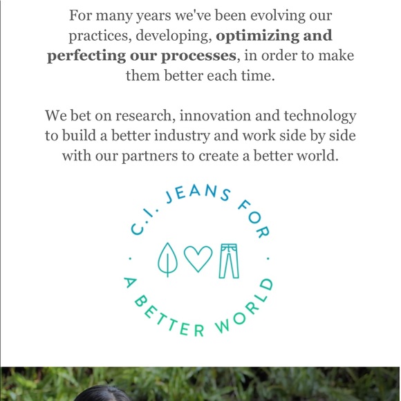 Michael Kors Distressed Jeans. - Picture 5 of 5